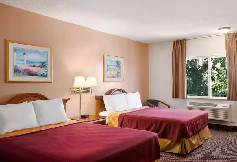 اتاق استاندارد با 2 تخت دوبل, Travelodge By Wyndham Bakersfield