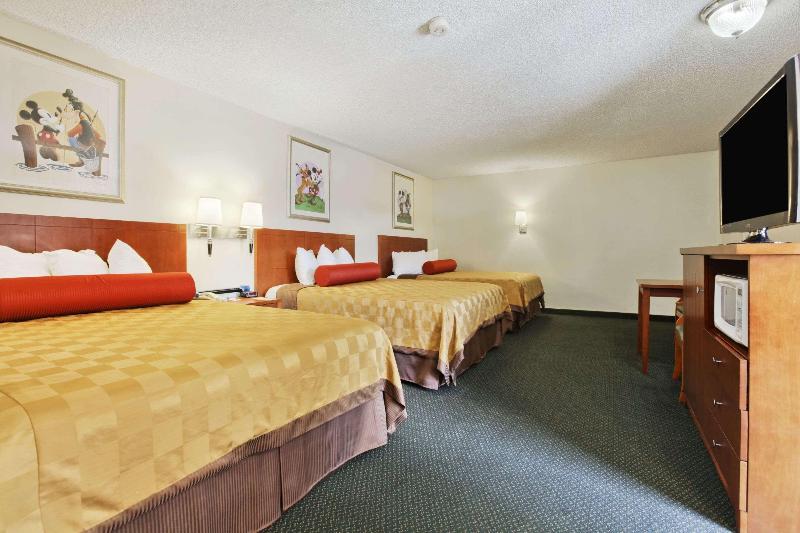 Suite, Travelodge Inn & Suites By Wyndham Anaheim On Disneyland Dr