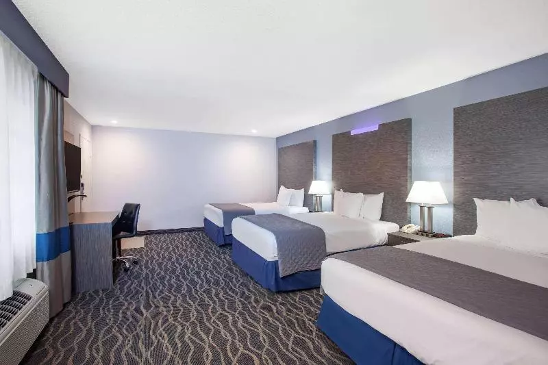 سوییت, Travelodge Inn & Suites By Wyndham Anaheim On Disneyland Dr