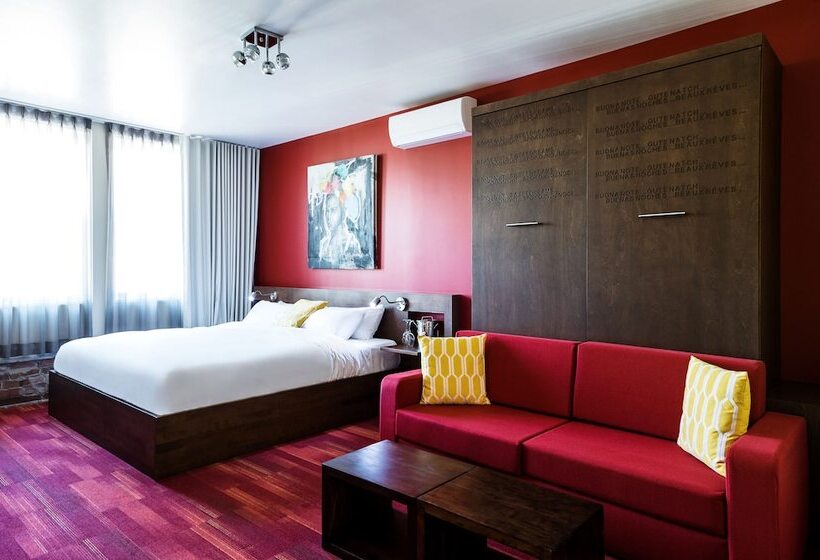 سوییت جونیور, C3 Hotel Art De Vivre