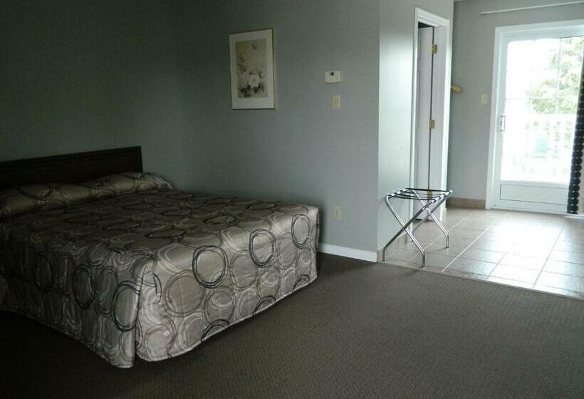 غرفة قياسية مزوَّدة بشُرفة, Hilltop Motel & Restaurant