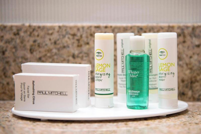 キングサイズベッドのスタンダードルーム, Courtyard Raleigh Crabtree Valley