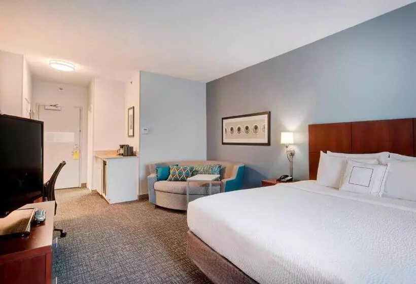 اتاق استاندارد با تخت بزرگ برای معلولان, Courtyard Raleigh Crabtree Valley