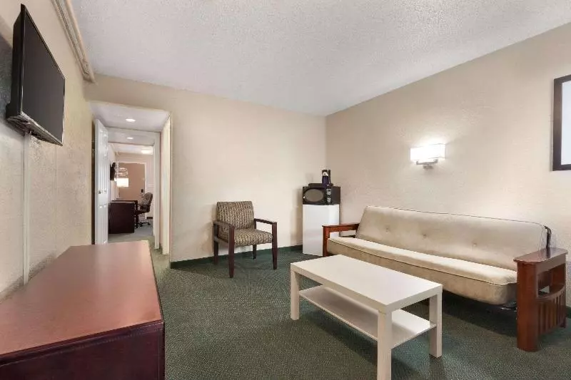 اتاق استاندارد, Days Inn By Wyndham Lethbridge