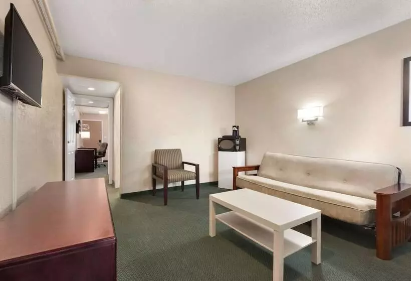 سوییت, Days Inn By Wyndham Lethbridge