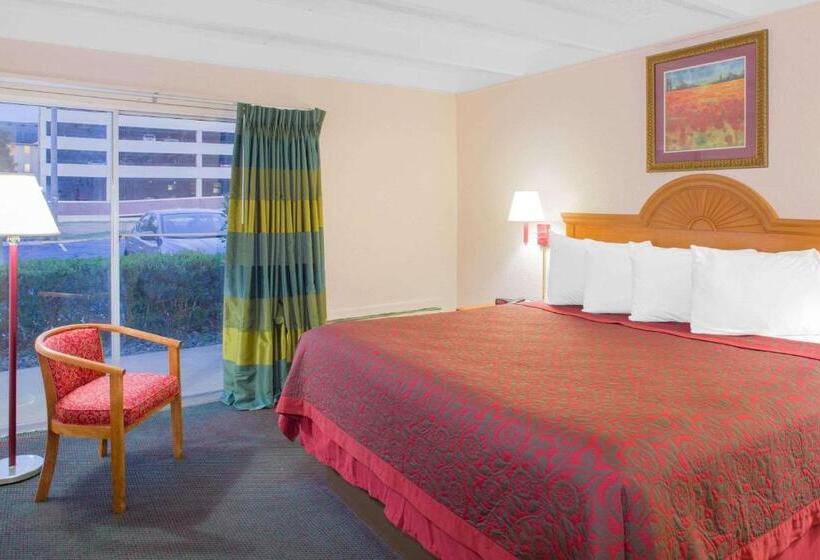 キングサイズベッドのスタンダードルーム, Days Inn By Wyndham Tallahassee University Center