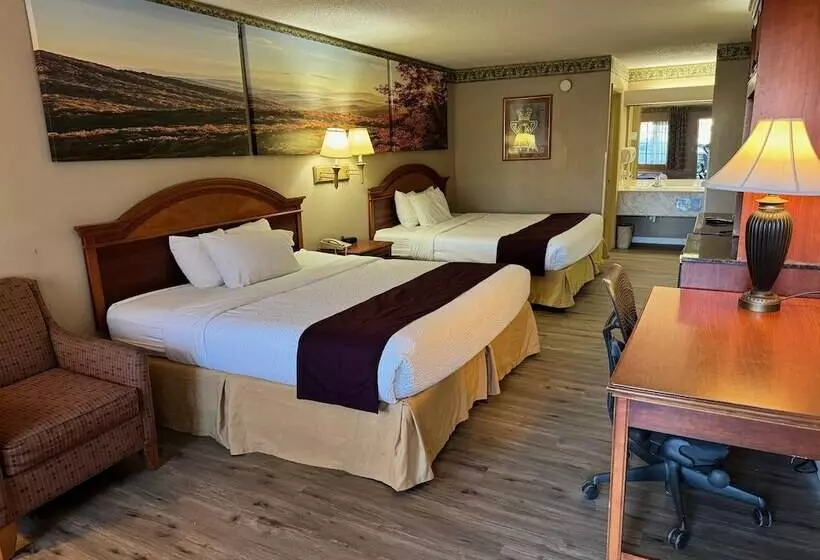 キングサイズベッドのスタンダードルーム, Days Inn & Suites By Wyndham Starkville