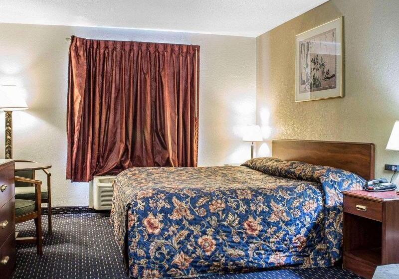 اتاق استاندارد با تخت بزرگ, Econo Lodge Scranton Near Montage Mountain