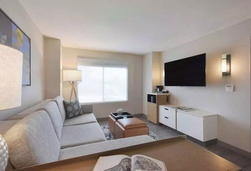 سوییت با چشم‌انداز استخر, Hyatt Centric Santa Clara Silicon Valley