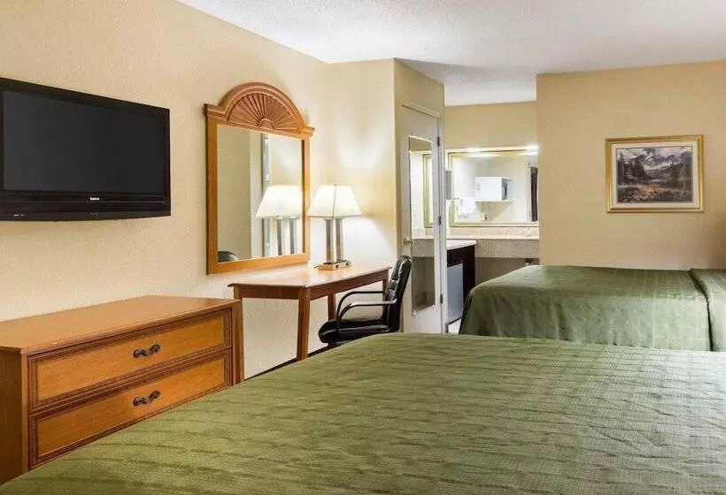 ２ダブルベッドのスタンダードルーム, Quality Inn South Hill I 85