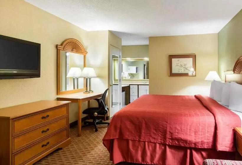 キングサイズベッドのスタンダードルーム, Quality Inn South Hill I 85