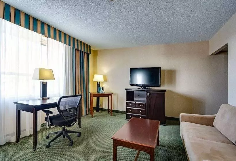سوییت, Sawridge Inn And Conference Centre Edmonton South