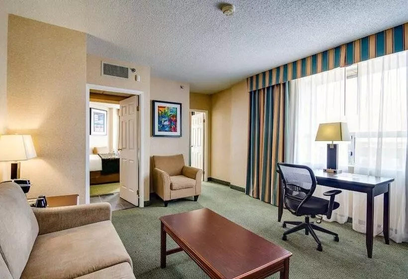 سوییت, Sawridge Inn And Conference Centre Edmonton South