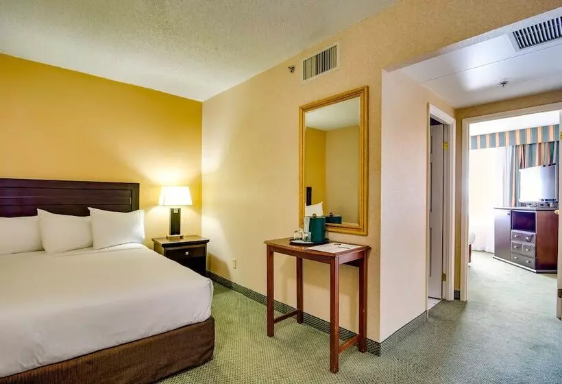 سوییت جونیور, Sawridge Inn And Conference Centre Edmonton South