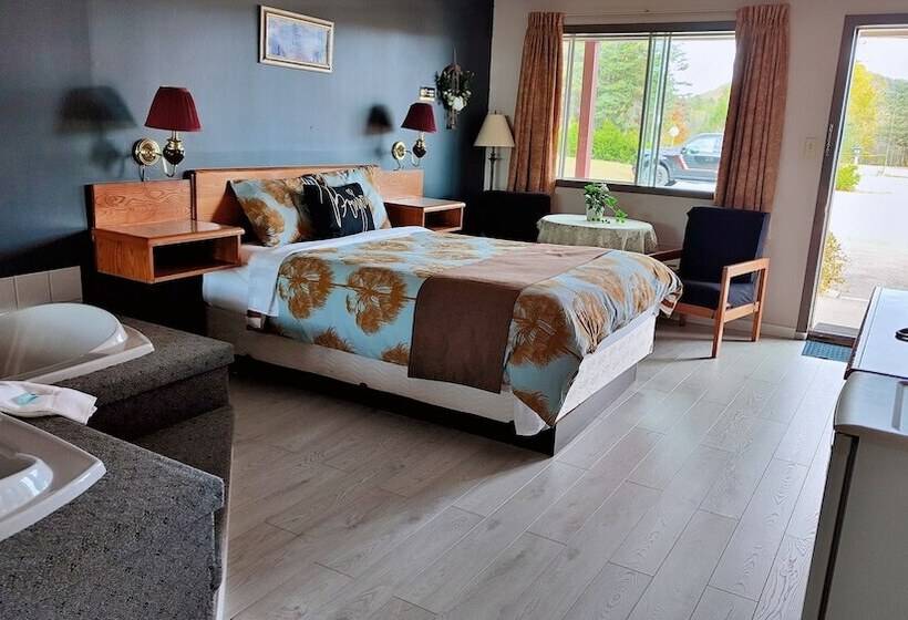 스탠다드 룸 더블 침대, Motel Le Radisson De Val David