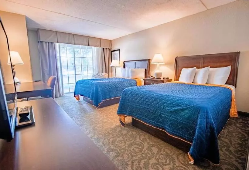 プールビュースタンダードルーム, Sturbridge Host Hotel And Conference Center
