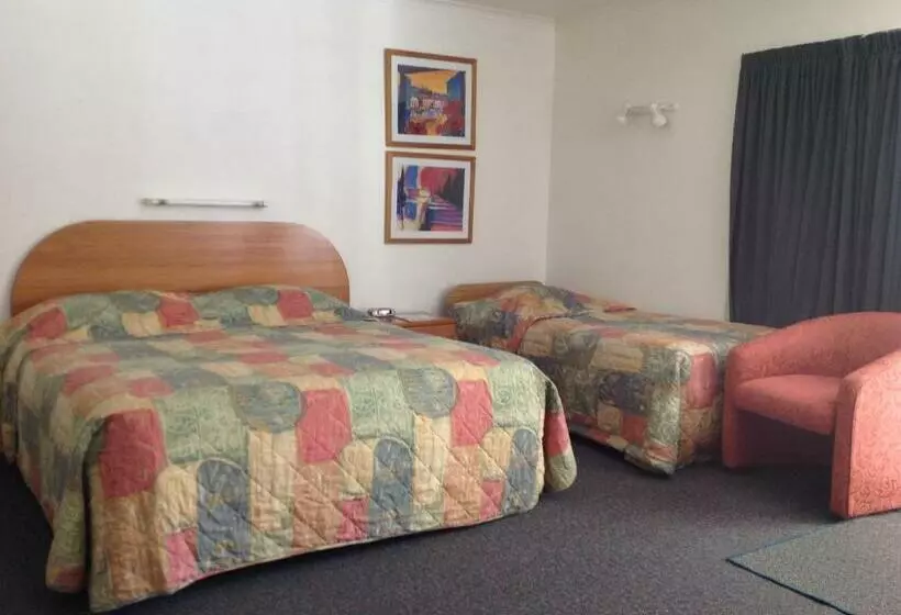 استودیو استاندارد با تخت کینگ, Breeze Motels