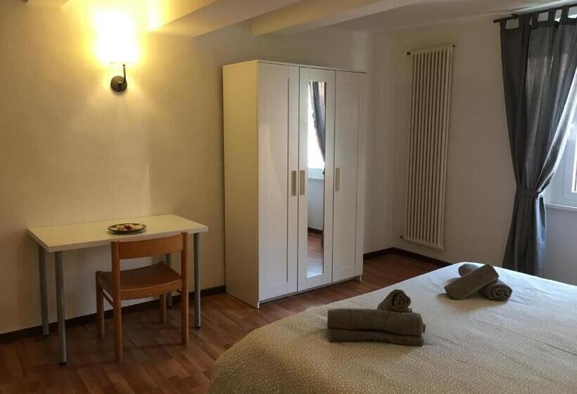 חדר סטנדרט לשלושה, Albergo Ristorante Belcantone