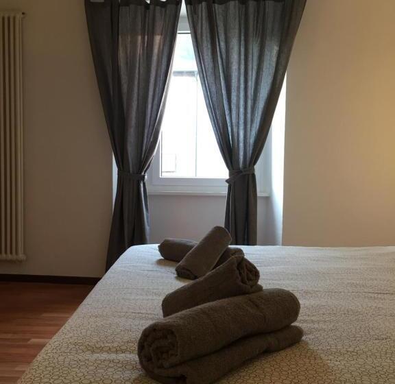 חדר סטנדרט לשלושה, Albergo Ristorante Belcantone