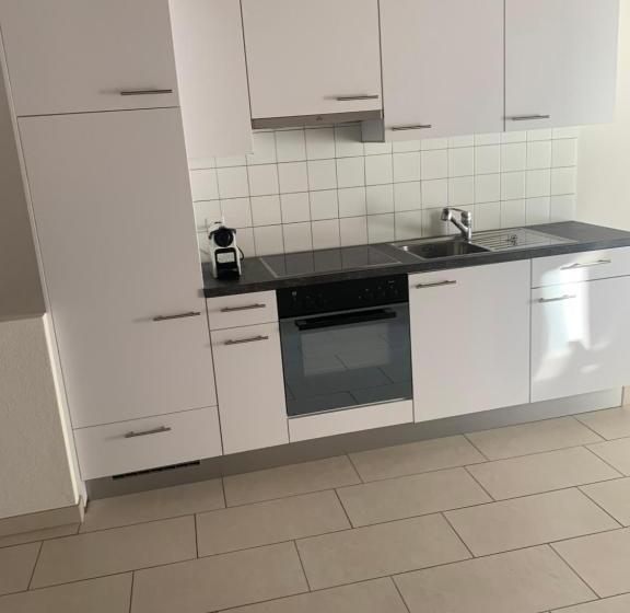 דירת חדר, Albergo Ristorante Belcantone