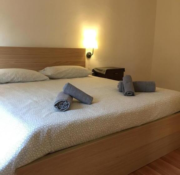 חדר סטנדרט לשלושה, Albergo Ristorante Belcantone