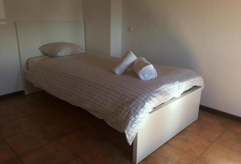 חדר סטנדרט לארבעה, Albergo Ristorante Belcantone