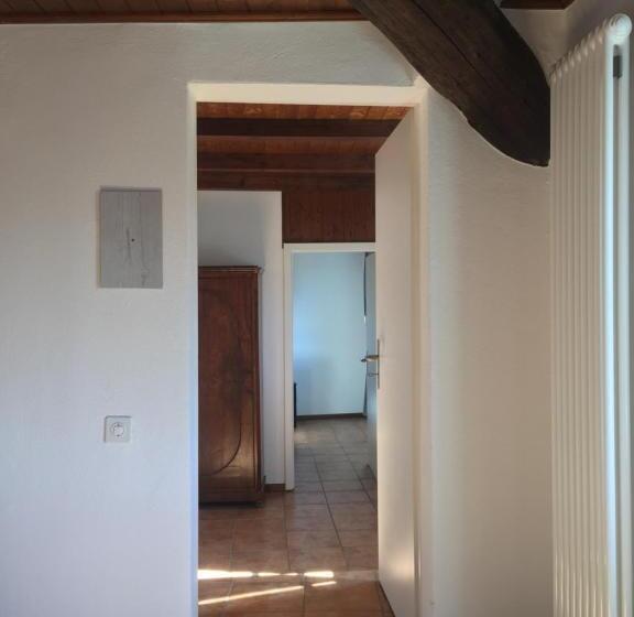 חדר סטנדרט לארבעה, Albergo Ristorante Belcantone