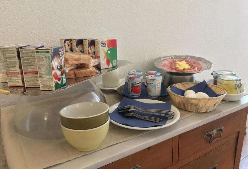 חדר סטנדרט לשלושה, Albergo Ristorante Belcantone