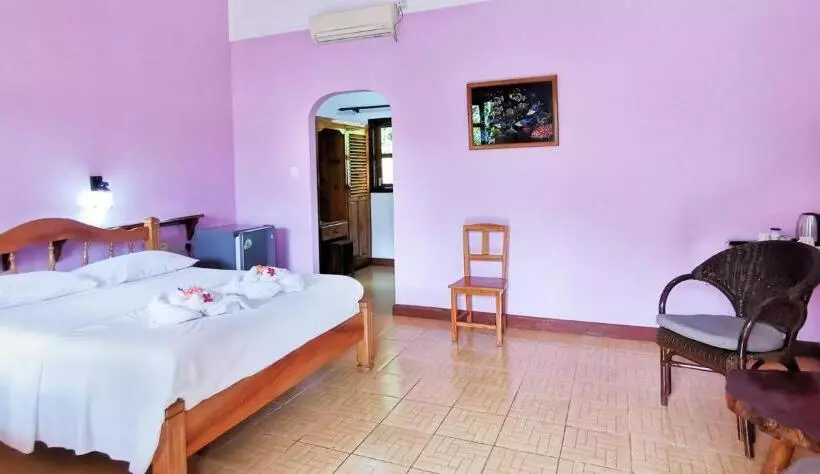 اتاق استاندارد با چشم‌انداز باغ, Bernique Guesthouse