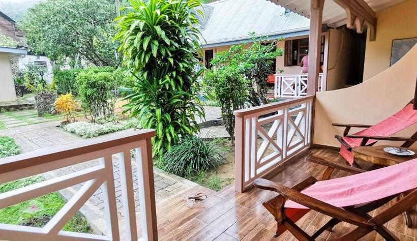 اتاق استاندارد با چشمانداز باغ, Bernique Guesthouse