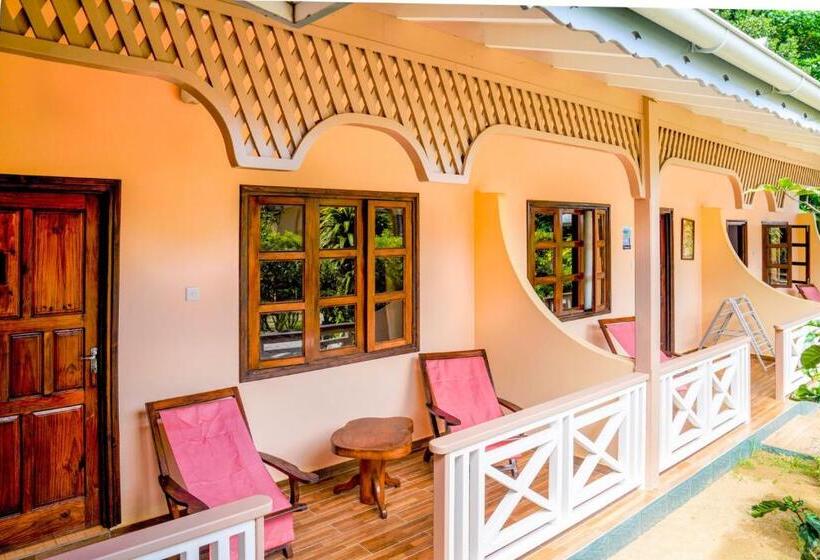 اتاق استاندارد با چشمانداز باغ, Bernique Guesthouse