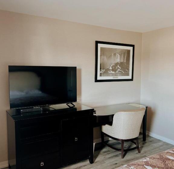 جناح, Big Bird Inn