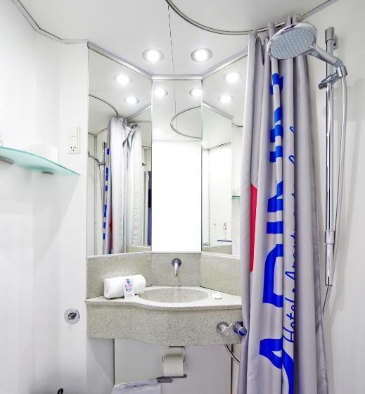 חדר סטנדרט לארבעה, Cabinn Scandinavia