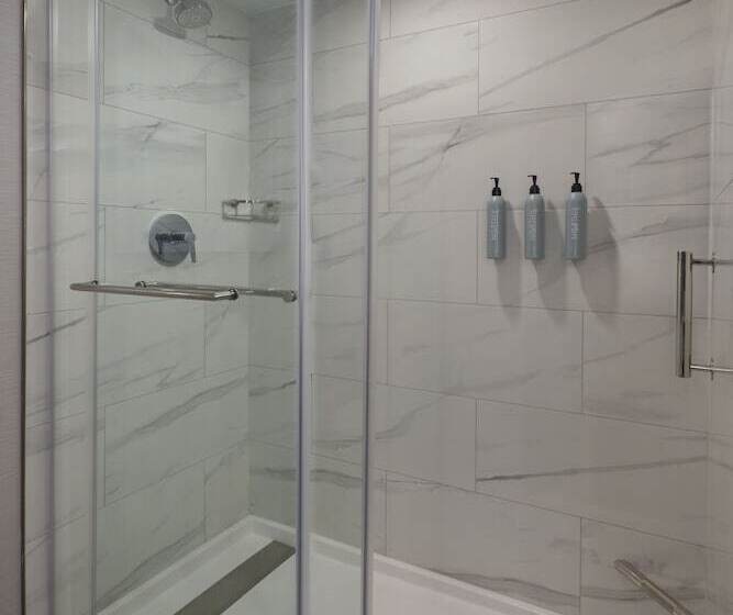 Номер Стандарт 2 Двуспальные Кровати, Courtyard By Marriott Kitchener