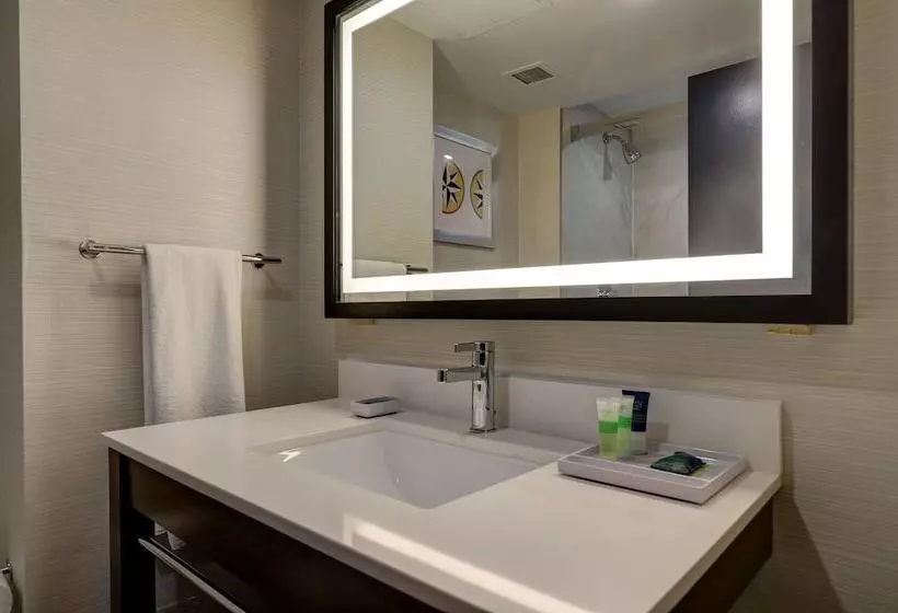 エクゼクティブスイート, Four Points By Sheraton St. Catharines Niagara Suites