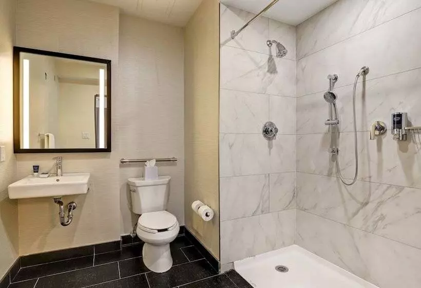 スイート, Four Points By Sheraton St. Catharines Niagara Suites