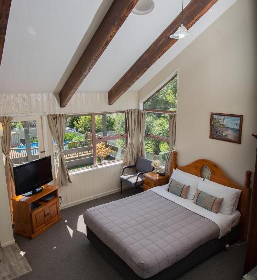 Семейные Апартаменты, Howick Motor Lodge