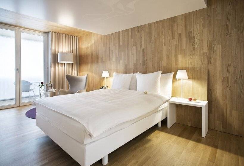 小型套房带阳台, Säntispark