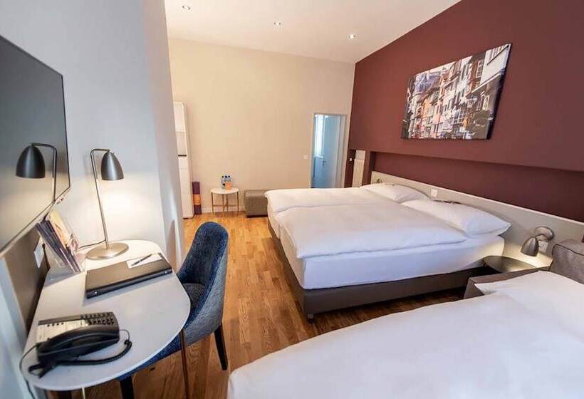 اتاق خانوادگی, Sorell Hotel Rex