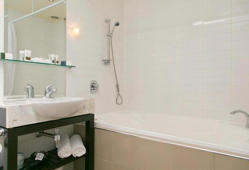 Студио Стандарт Вид на Бассейн, The Reef Resort