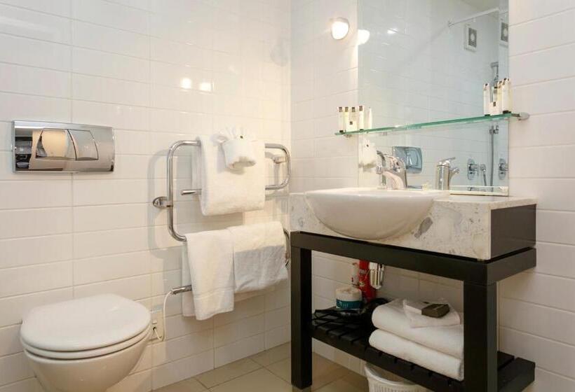 Студио Стандарт Вид на Бассейн, The Reef Resort