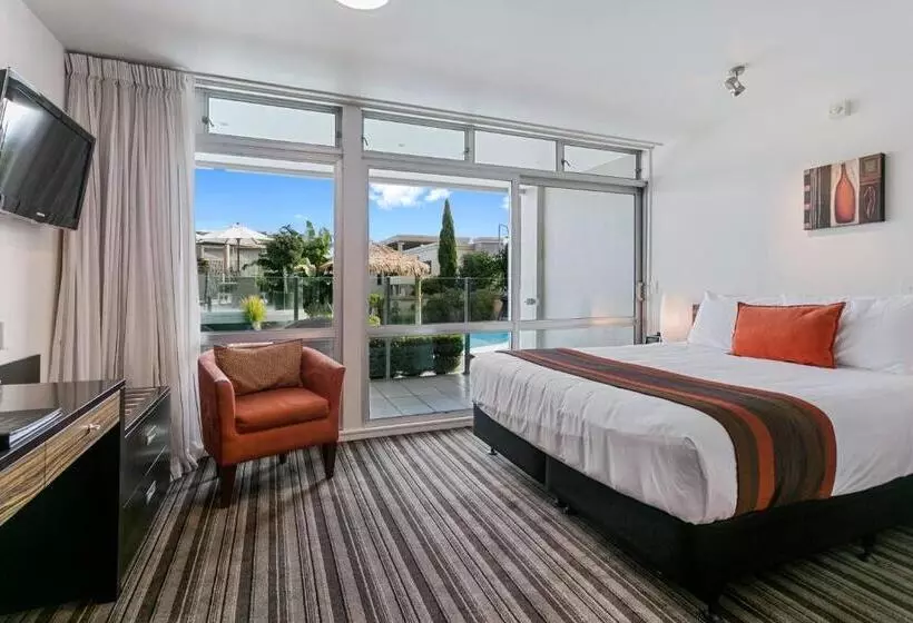 استودیو استاندارد با چشمانداز استخر, The Reef Resort