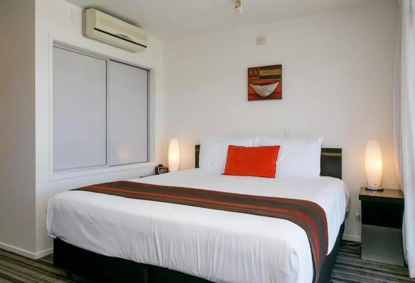 استودیوی لوکس, The Reef Resort