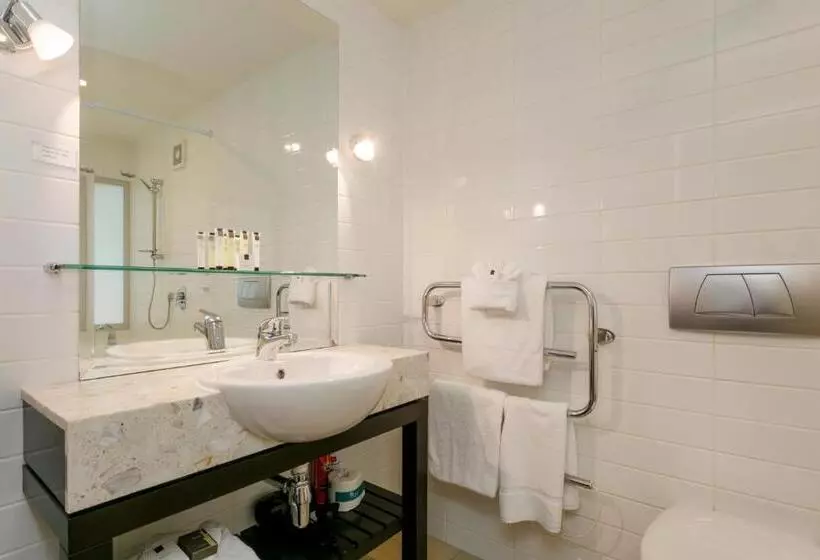 استودیوی لوکس, The Reef Resort