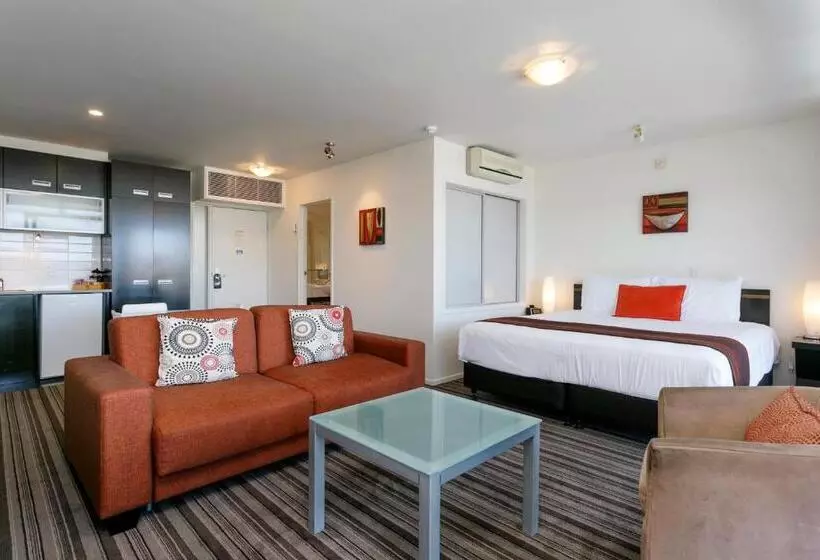 استودیوی لوکس, The Reef Resort