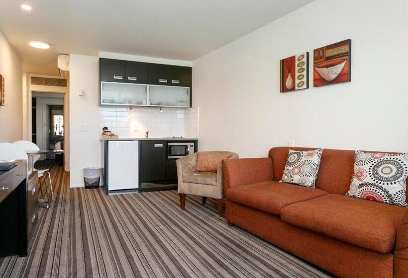 Апартаменты 1 Спальня Вид на Бассейн, The Reef Resort