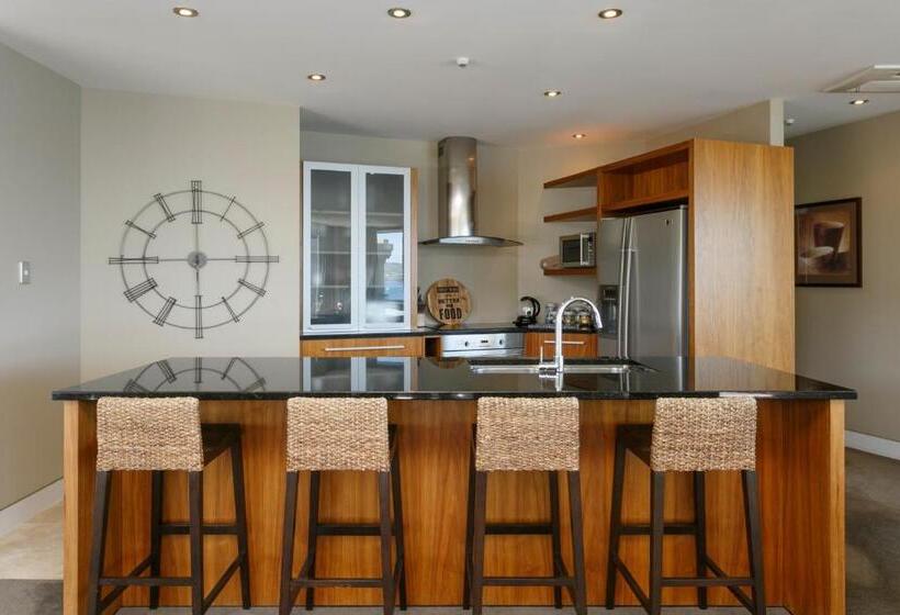 Апартаменты Deluxe 3 Спальни, The Reef Resort