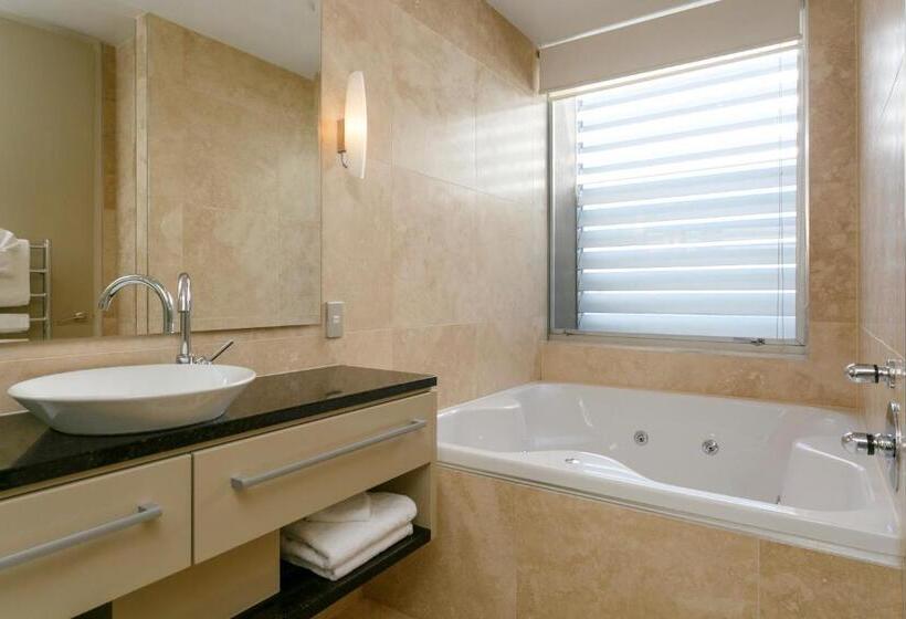 Апартаменты Deluxe 3 Спальни, The Reef Resort