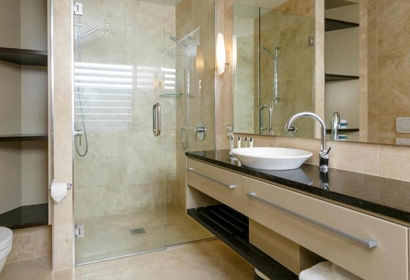 Апартаменты Deluxe 3 Спальни, The Reef Resort