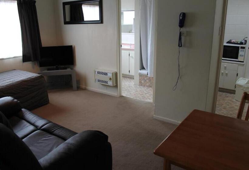 דירת חדר, Riverview Motel